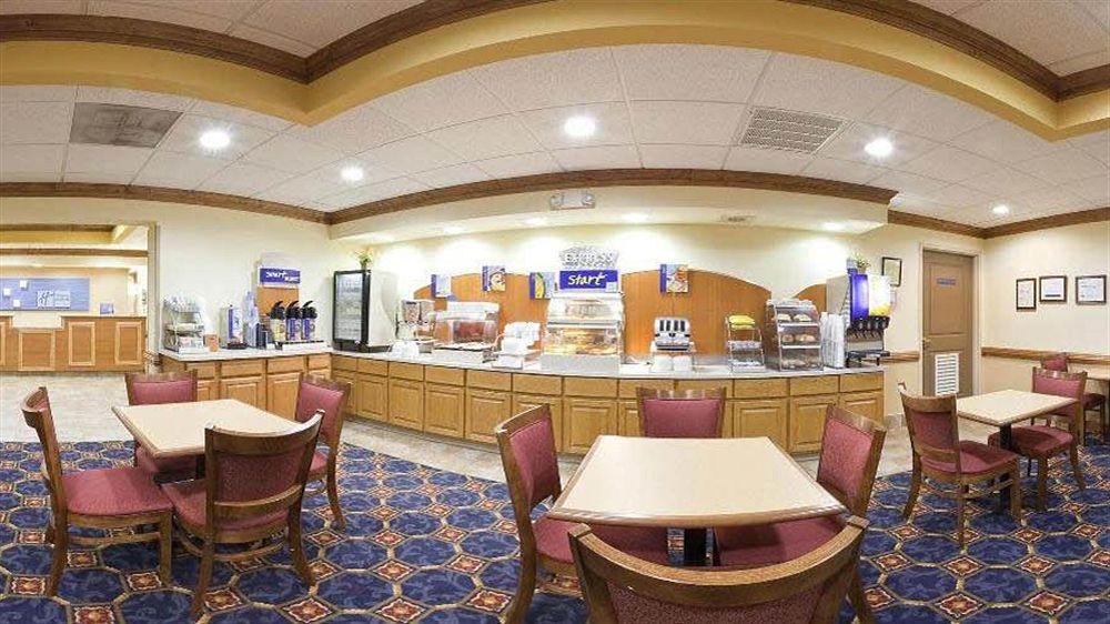 Holiday Inn Express Hotel & Suites Byron By Ihg Exterior photo