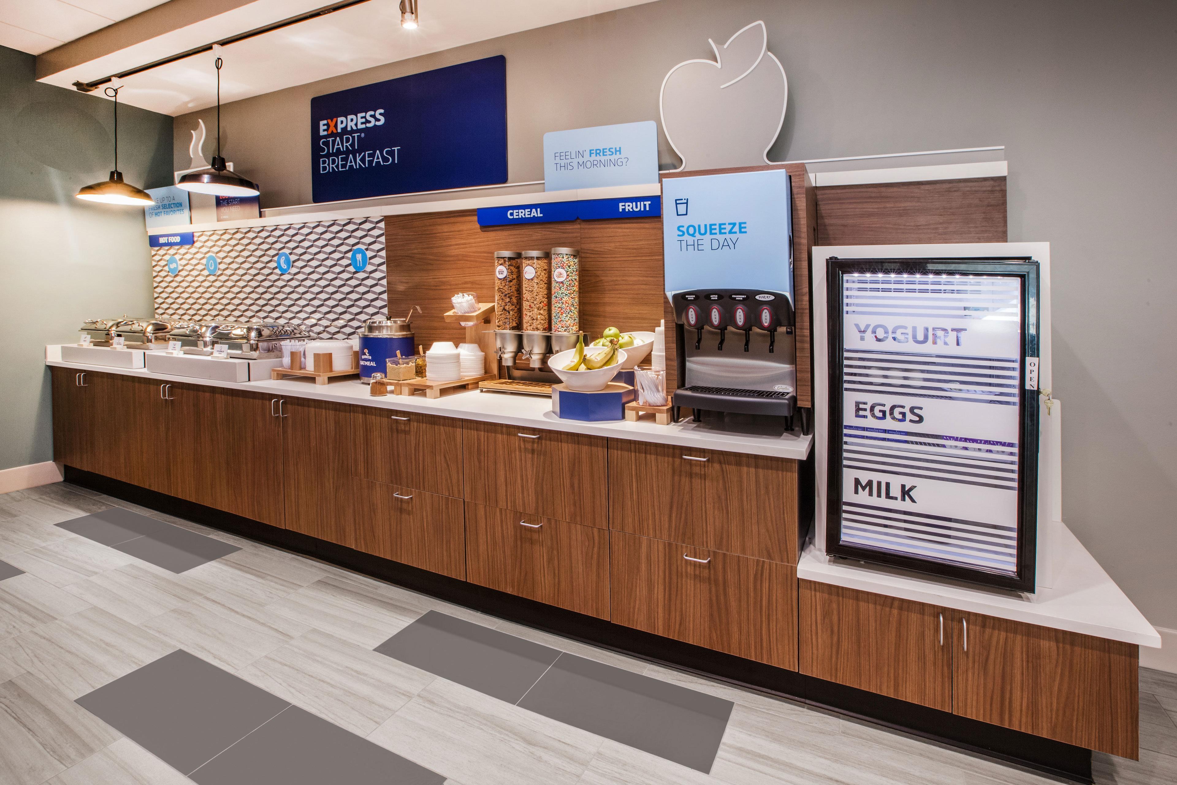 Holiday Inn Express Hotel & Suites Byron By Ihg Exterior photo