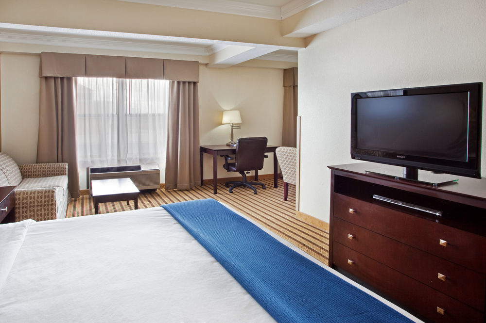 Holiday Inn Express Hotel & Suites Byron By Ihg Exterior photo