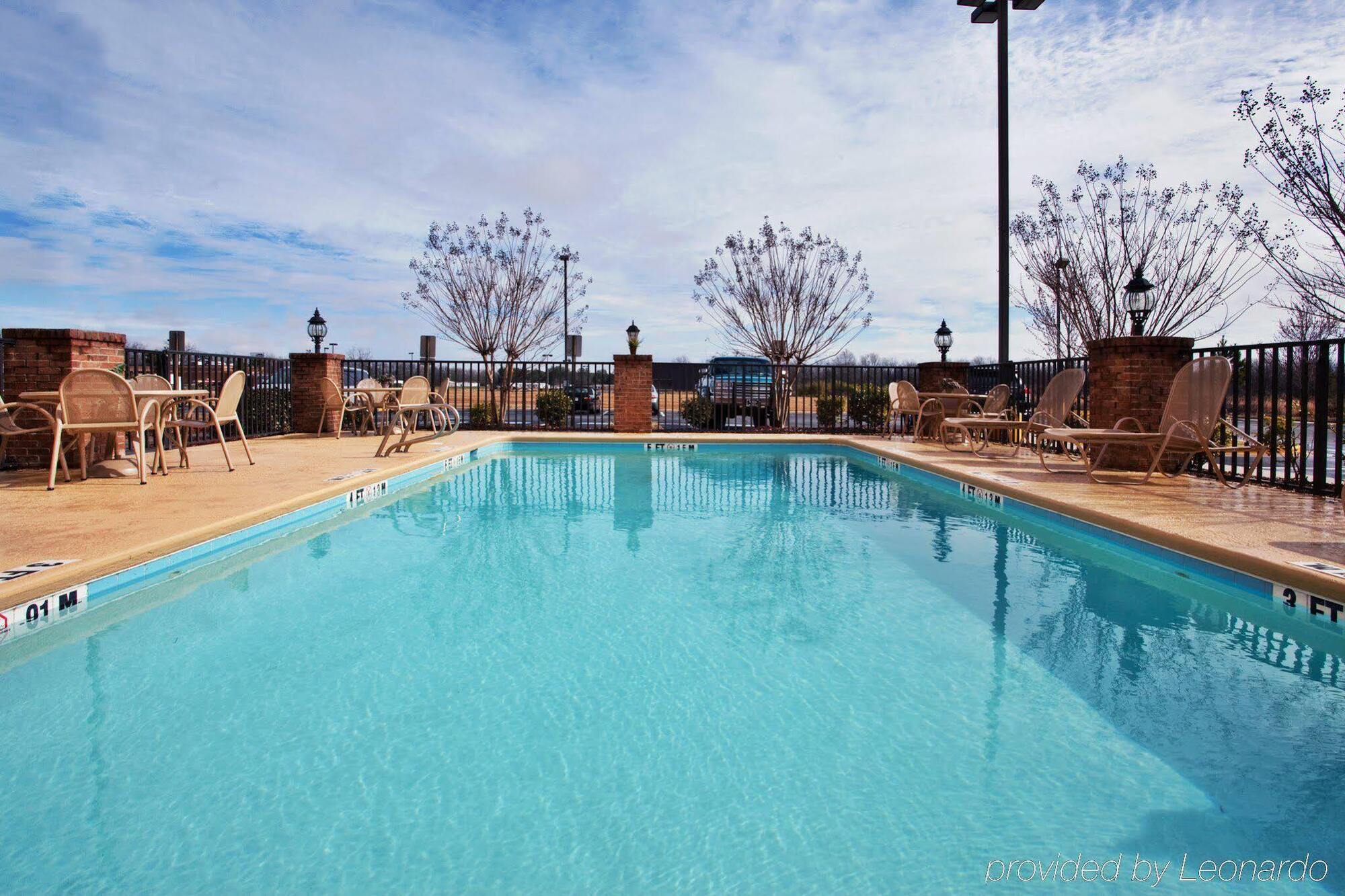 Holiday Inn Express Hotel & Suites Byron By Ihg Exterior photo