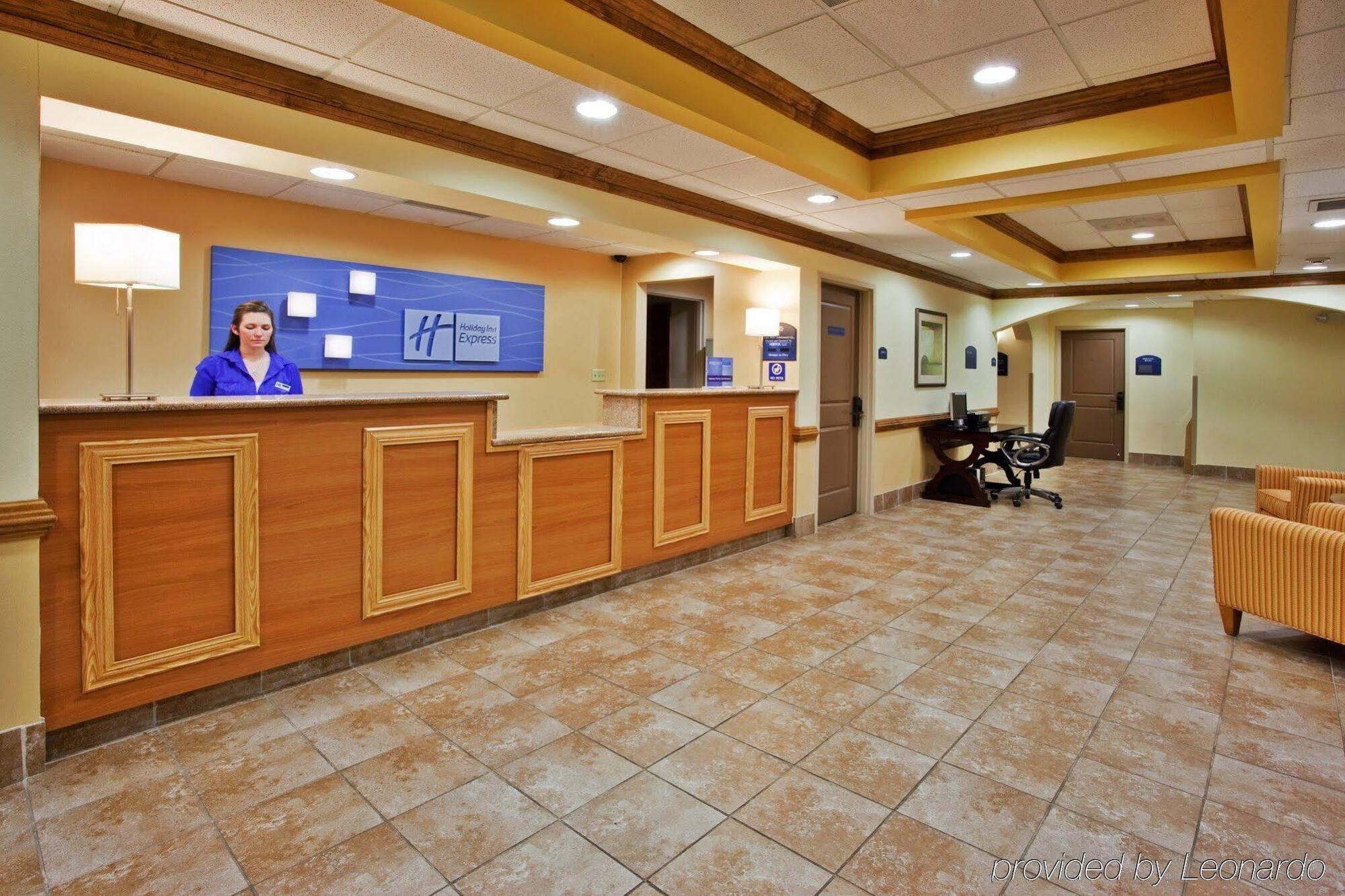 Holiday Inn Express Hotel & Suites Byron By Ihg Exterior photo